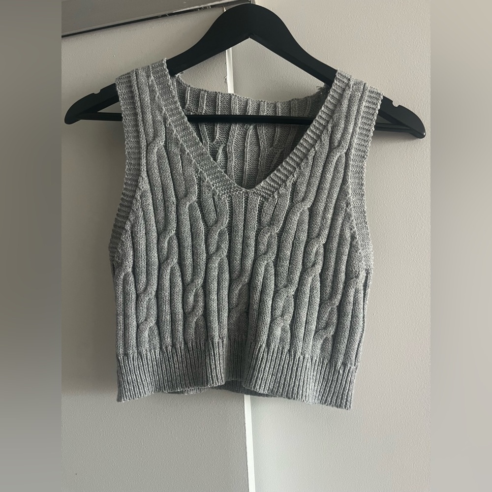 Gray Cable Knit V-Neck Sweater Crop Vest